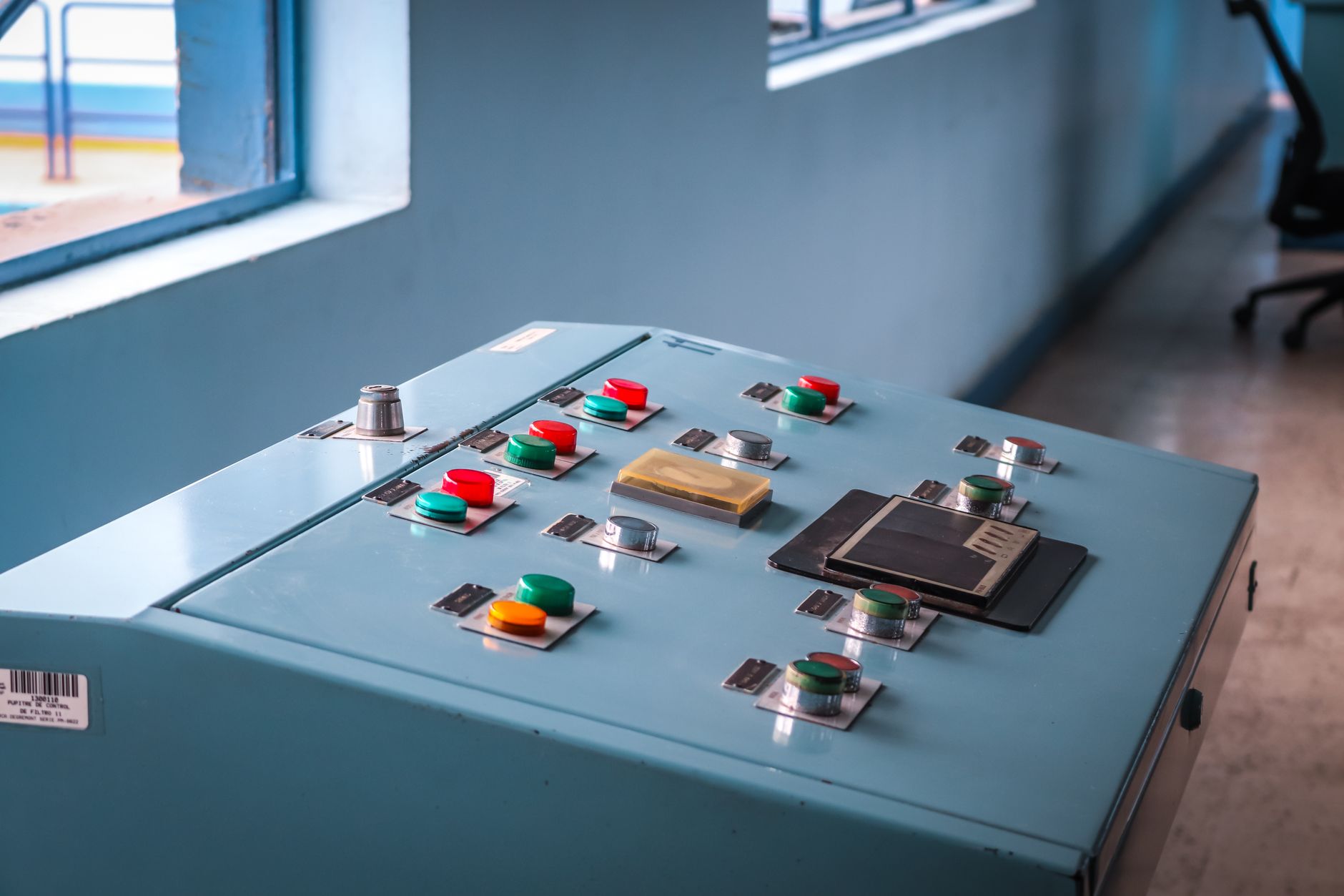 Engineer programming a batch process phase